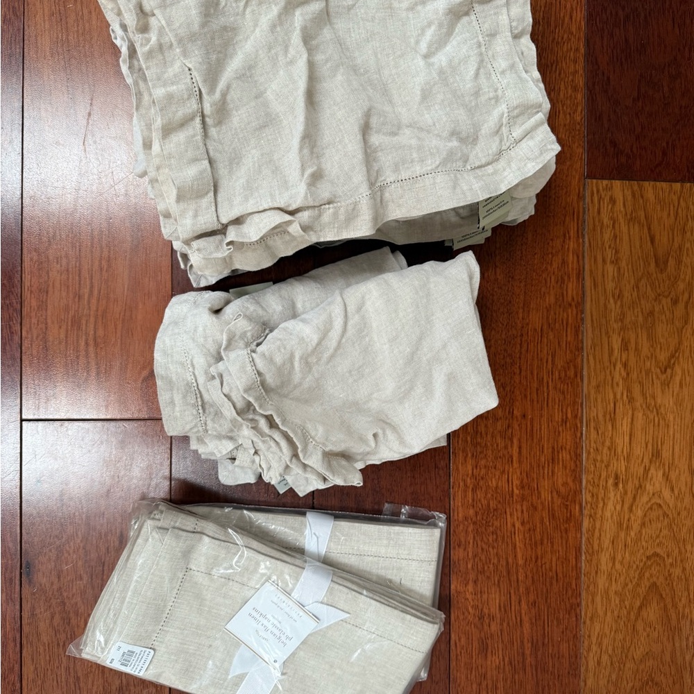 Pottery Barn Belgian Flax Linen Placemat and Napkins Set - Oatmeal - 24 Pieces